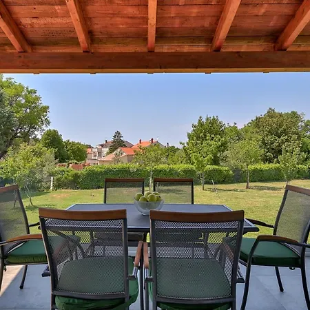 Holiday home House Mirna With Heated Swimming Pool And Jacuzzi