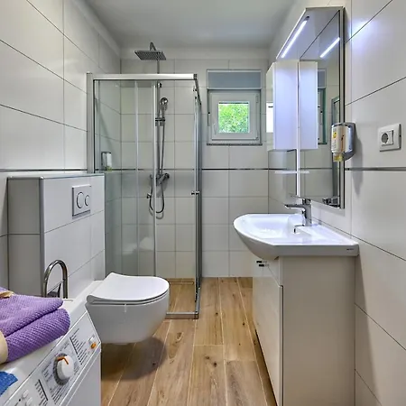 House Mirna With Heated Swimming Pool And Jacuzzi Holiday home *