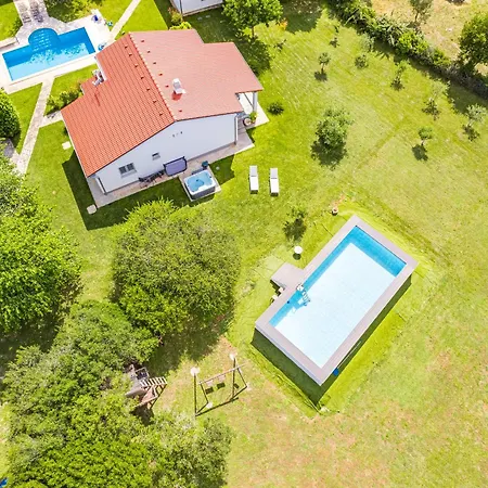 House Mirna With Heated Swimming Pool And Jacuzzi Holiday home