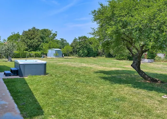 House Mirna With Heated Swimming Pool And Jacuzzi * 普拉